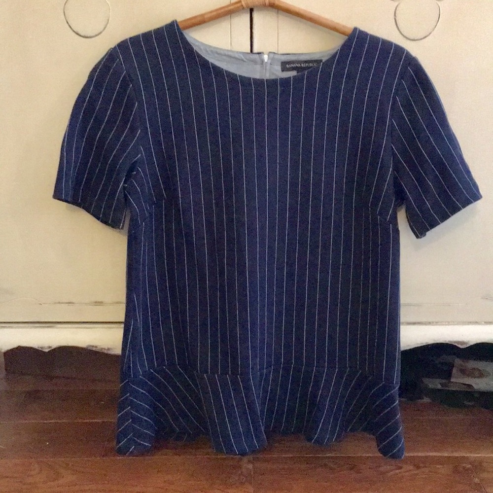 3/$15 Banana Republic peplum size Med